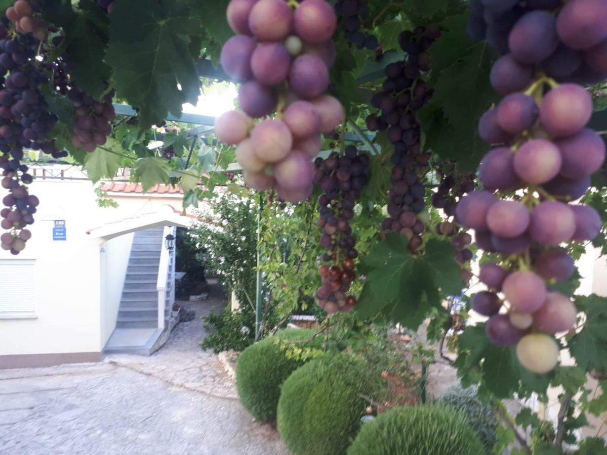 Apartmani Maja Kanica Rogoznica  Bagian luar foto